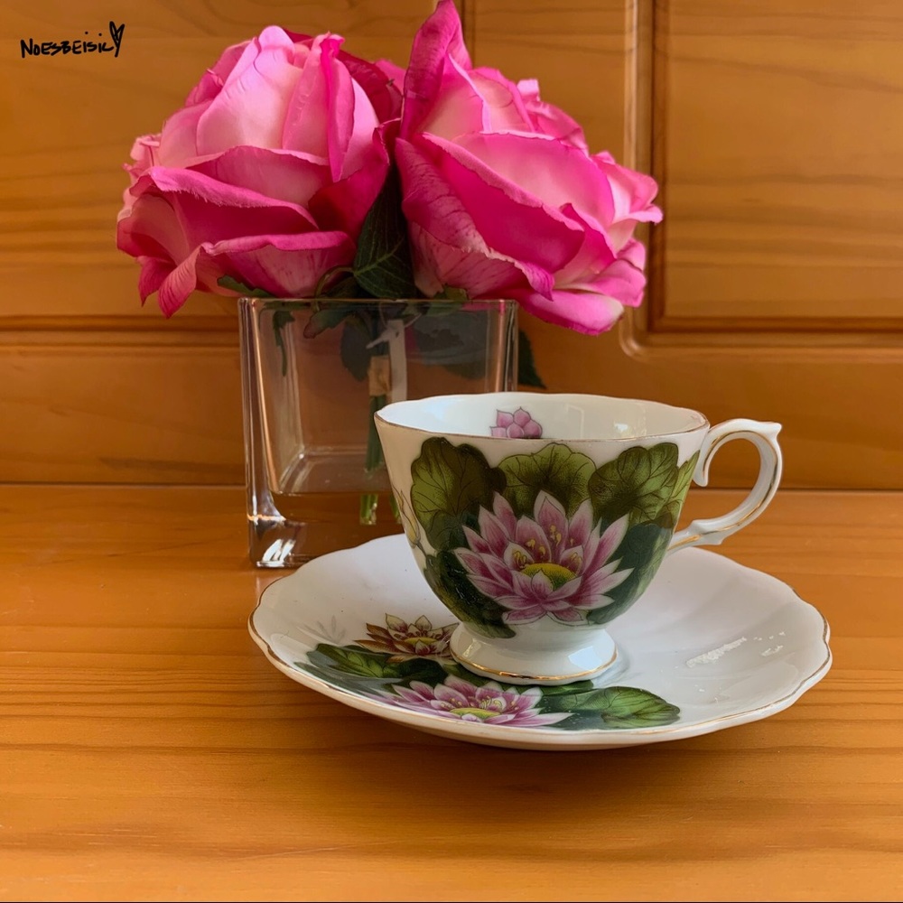 🚫SOLD•E✝️SY🚫 Vintage July Water Lily Teacup - Picture 1 of 11